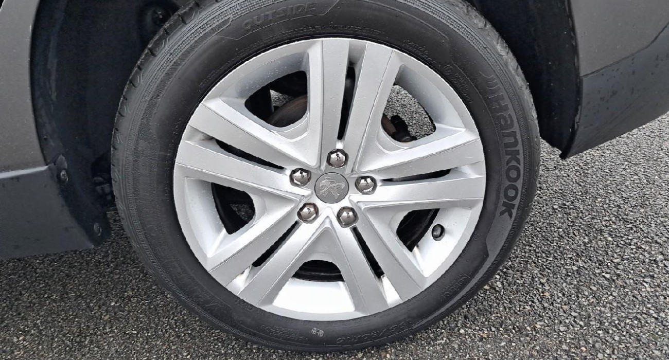 Peugeot 2008 1.2 PureTech 110ch S&S BVM5 Style 8