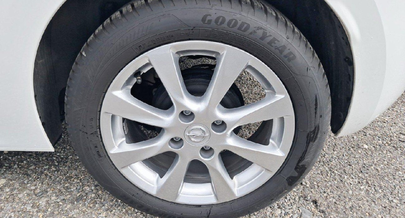 Opel CORSA 1.2 75 ch BVM5 7