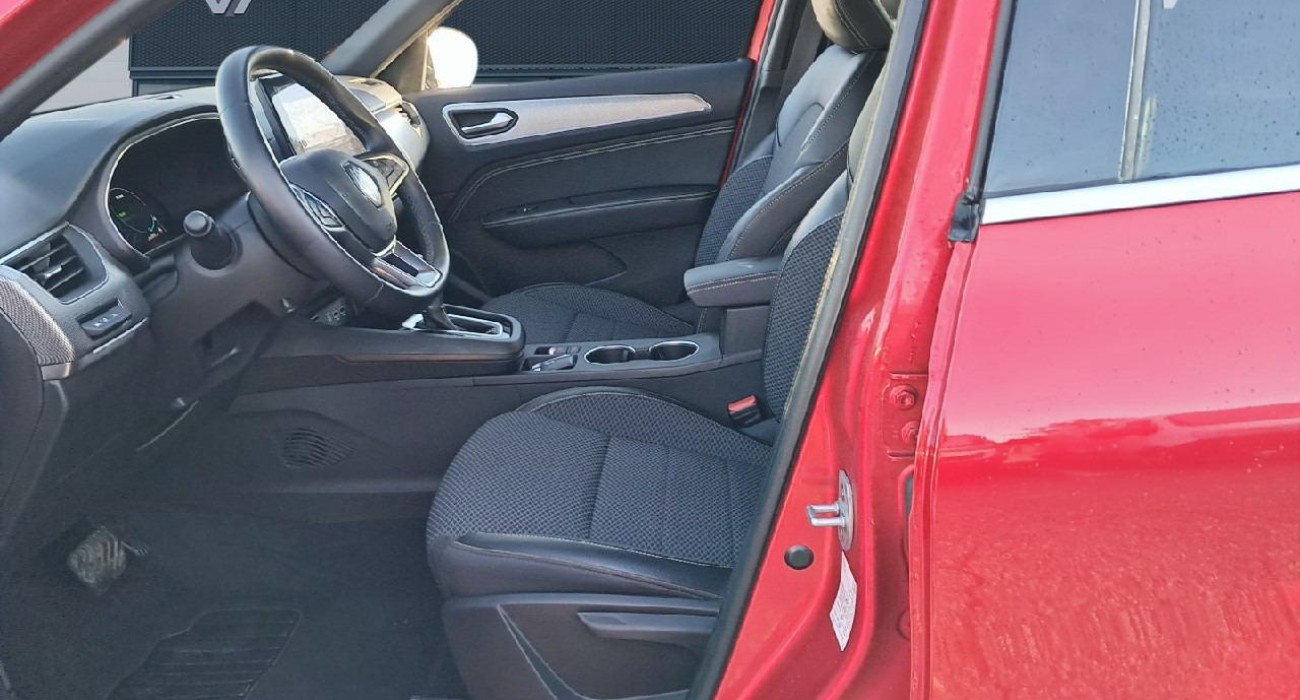 Renault ARKANA E-Tech 145 - 23 Techno 10