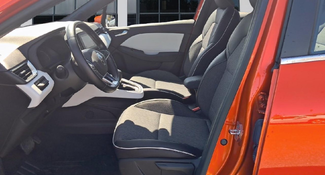 Renault CLIO Clio E-Tech 140 - 21N Intens 15