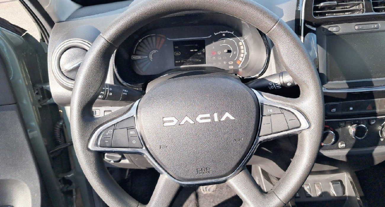 Dacia SPRING Expression 6