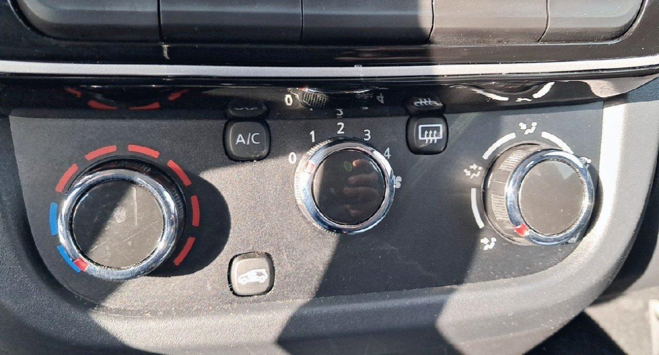 Dacia SPRING Expression 7