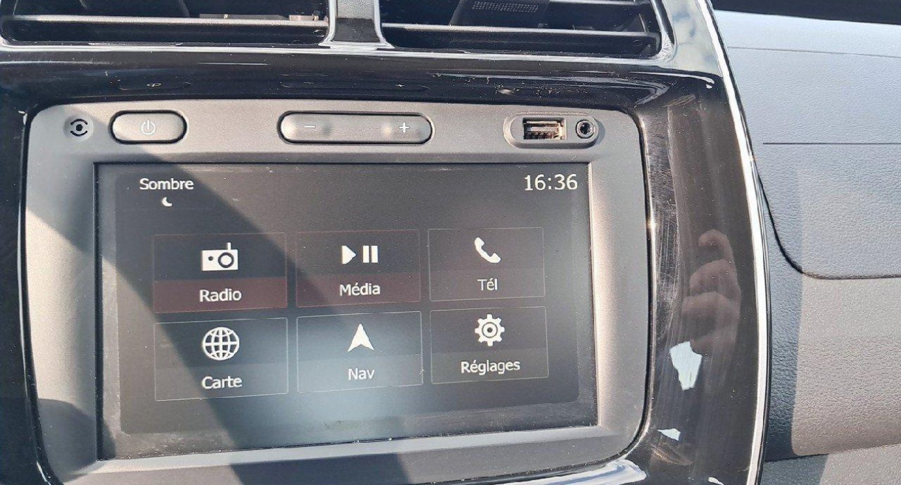 Dacia SPRING Expression 8