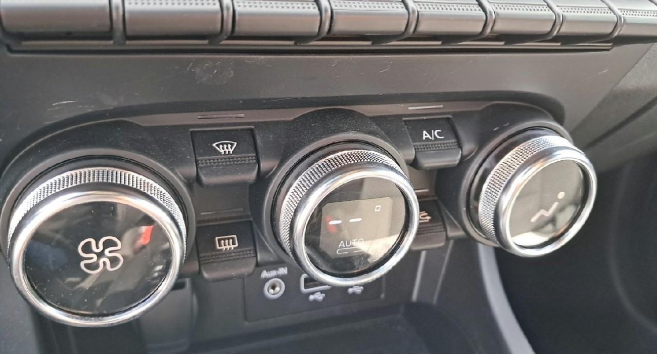 Renault ARKANA E-Tech 145 - 23 Techno 12