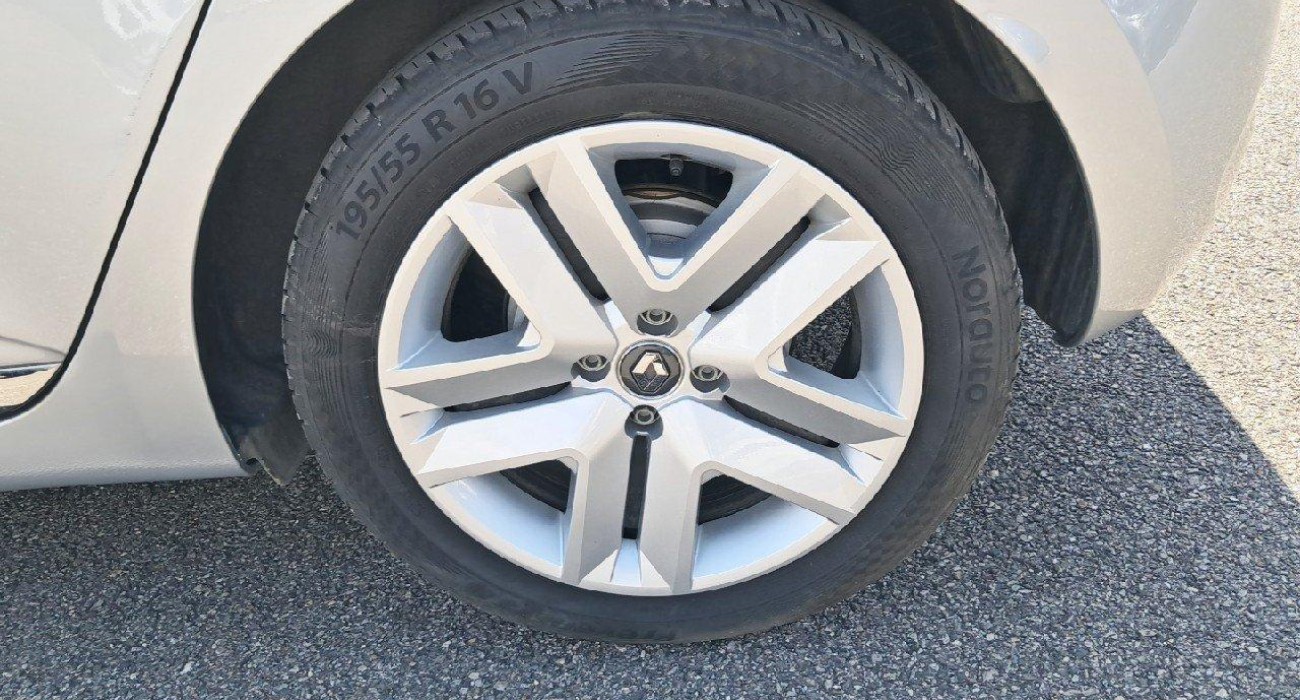 Renault CLIO Clio E-Tech 140 - 21 Business 13