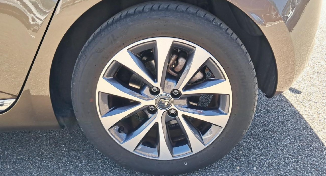 Renault CLIO Clio E-Tech 140 Intens 13