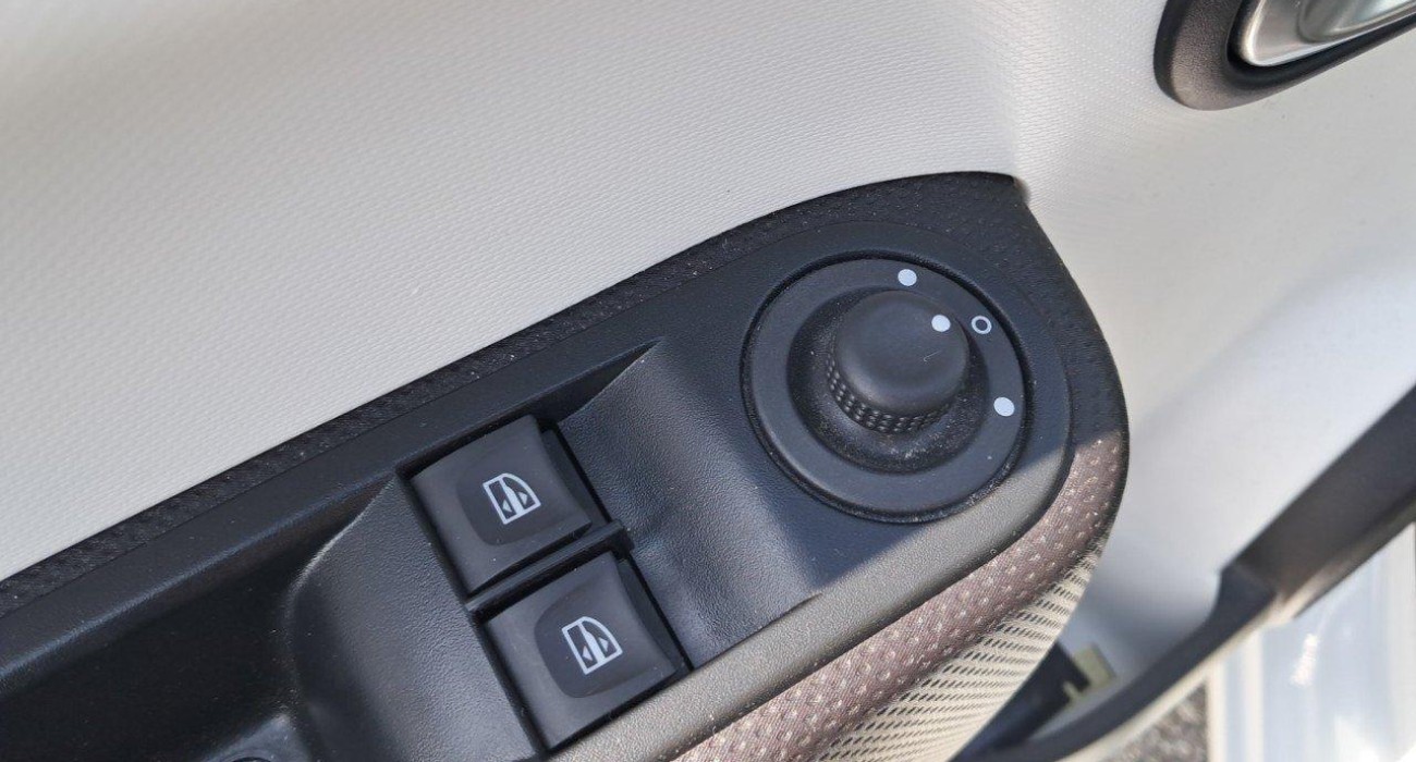 Renault TWINGO Twingo III Achat Intégral - 21 Zen 9