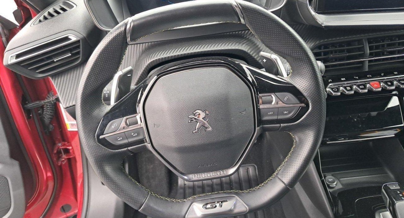 Peugeot 2008 BlueHDi 130 S&S EAT8 GT Line 6