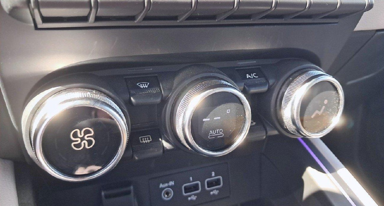 Renault CLIO Clio TCe 140 - 21N Initiale Paris 7