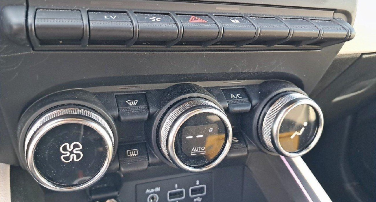 Renault CLIO Clio E-Tech 140 - 21N Intens 12