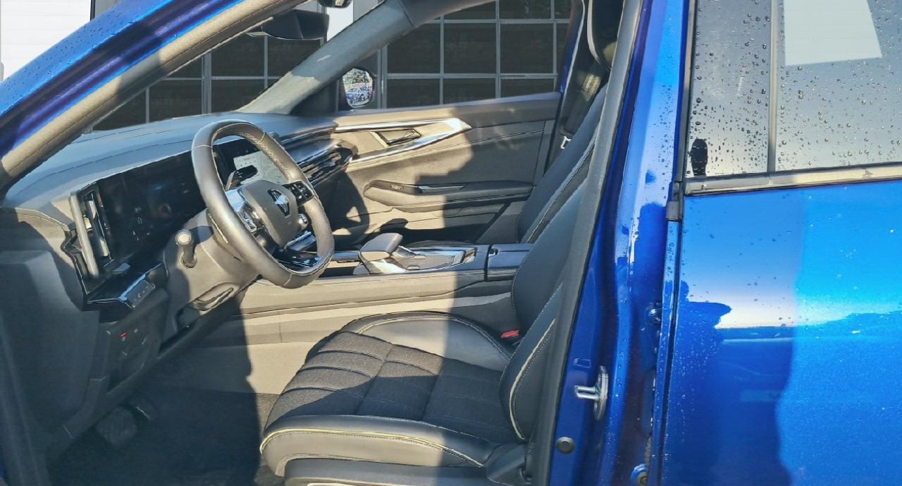 Renault AUSTRAL E-Tech hybrid 200 Iconic 10