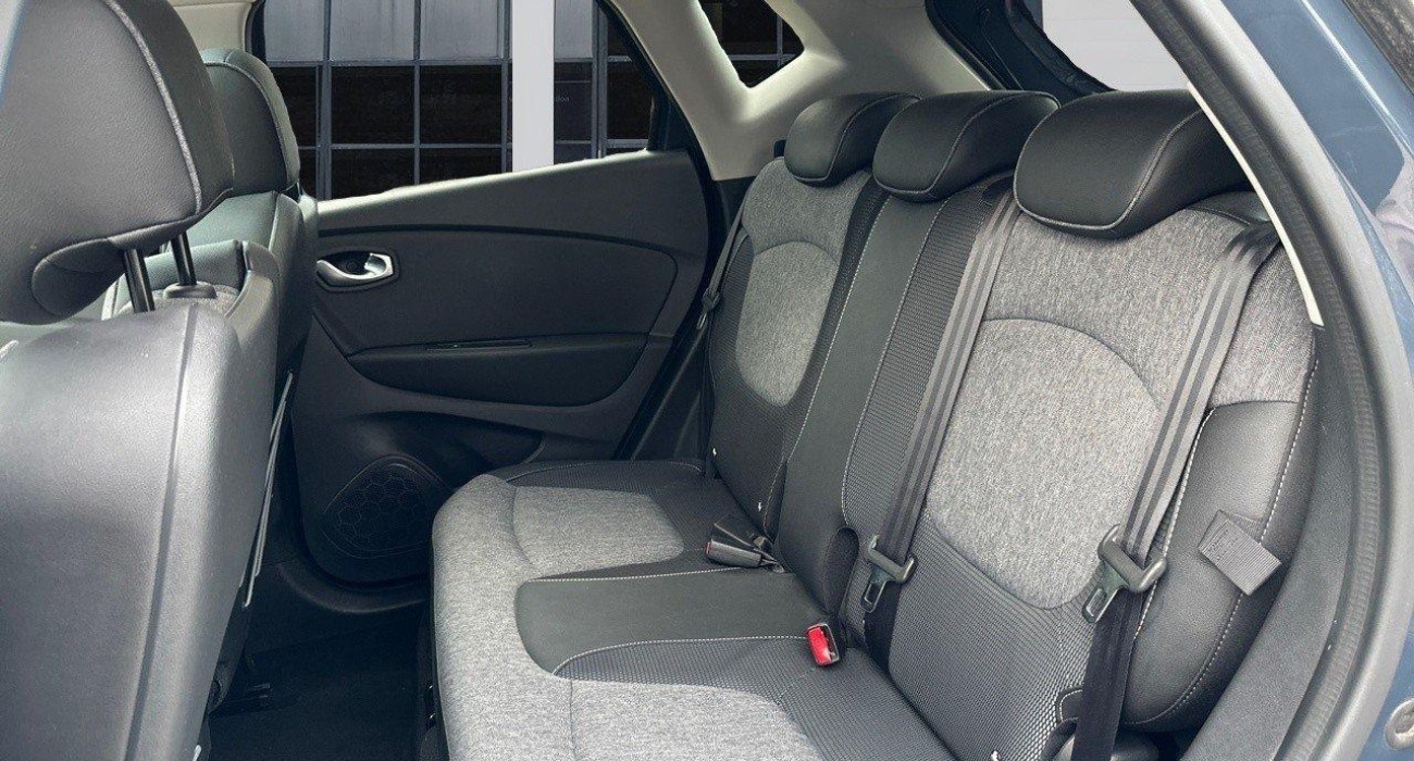 Renault CAPTUR dCi 90 EDC Intens 11