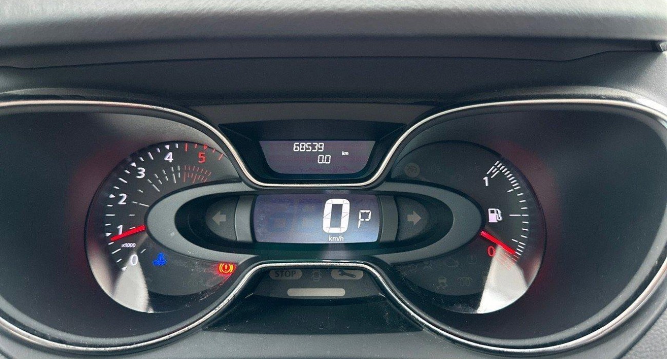 Renault CAPTUR dCi 90 EDC Intens 6