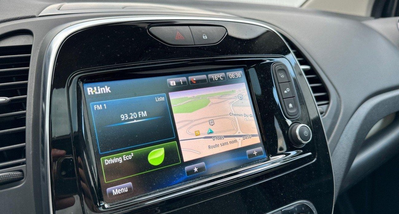 Renault CAPTUR dCi 90 EDC Intens 8