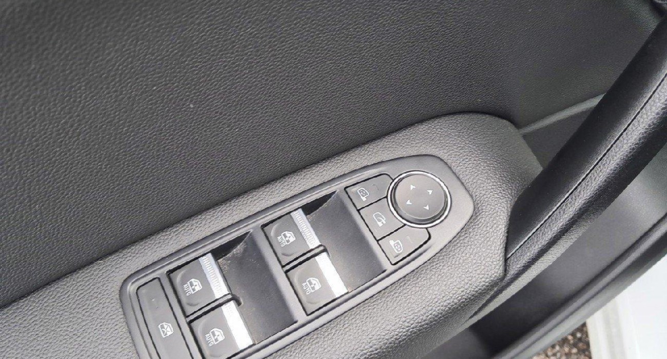 Renault CAPTUR TCe 100 GPL - 21 Intens 9