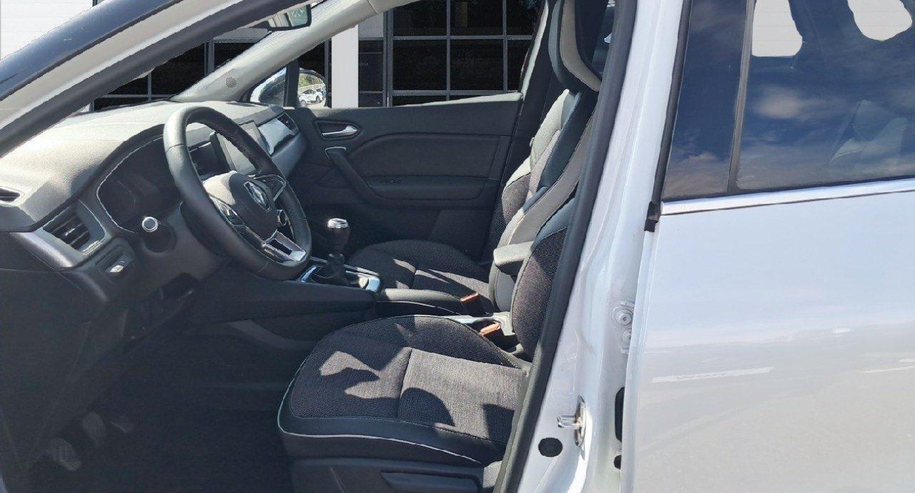 Renault CAPTUR TCe 90 Intens 10