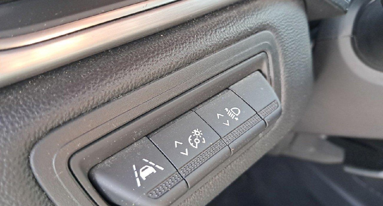 Renault CAPTUR TCe 90 Intens 14