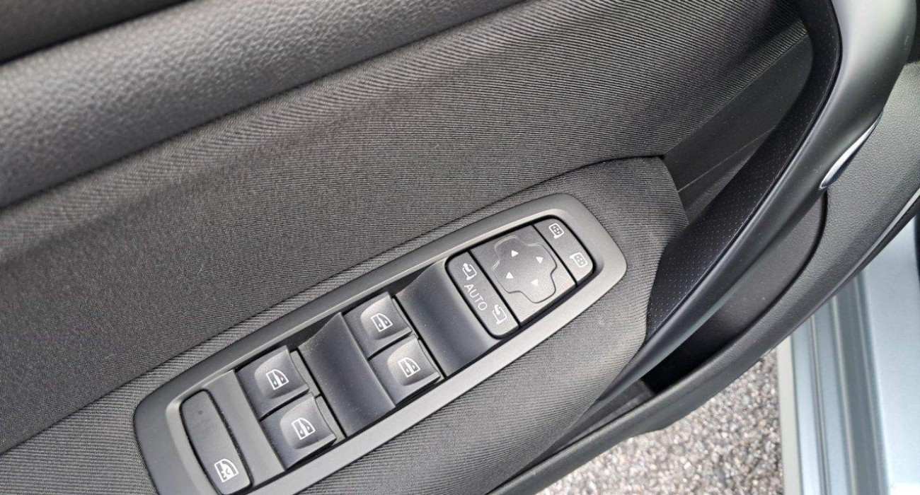 Renault MEGANE ESTATE Mégane IV Estate E-TECH Plug-In Hybride 160 Business 9