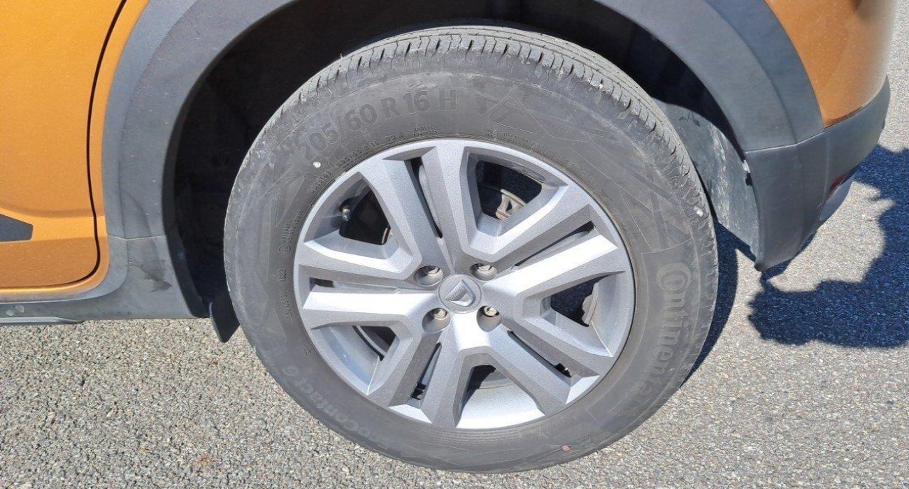 Dacia SANDERO TCe 90 - 22 Stepway Confort 13