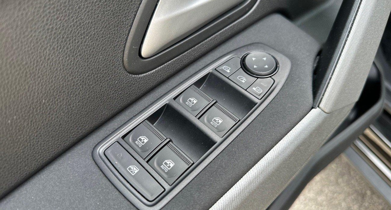 Dacia Bigster Bigster Hybrid 155 Journey 9