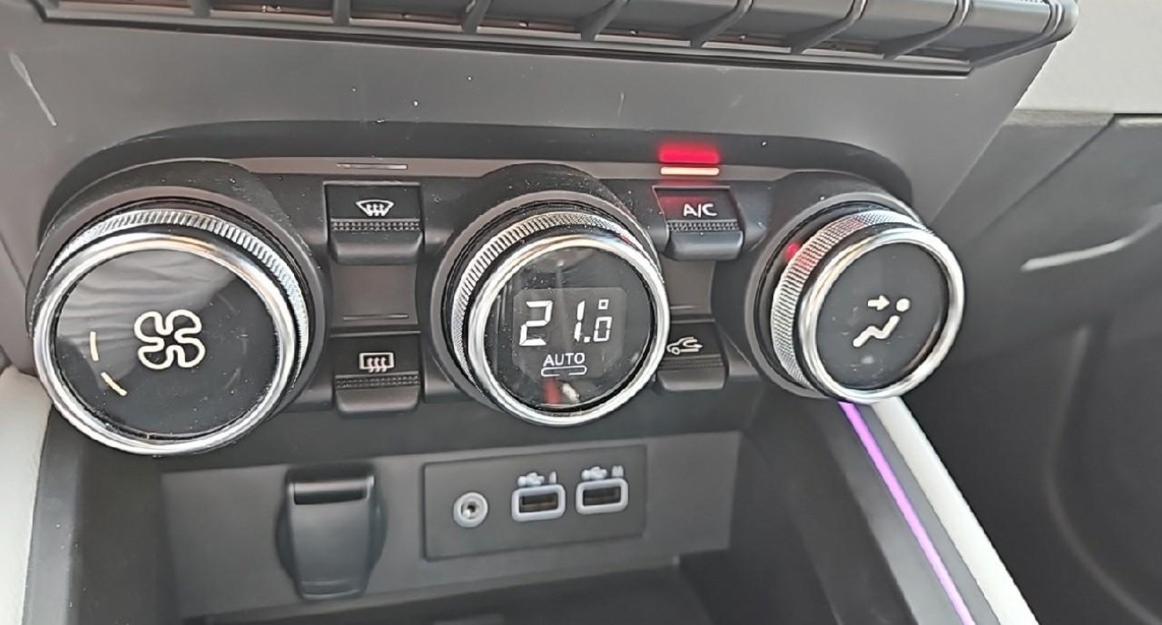 Renault CLIO Clio E-Tech full hybrid 145 Techno 7