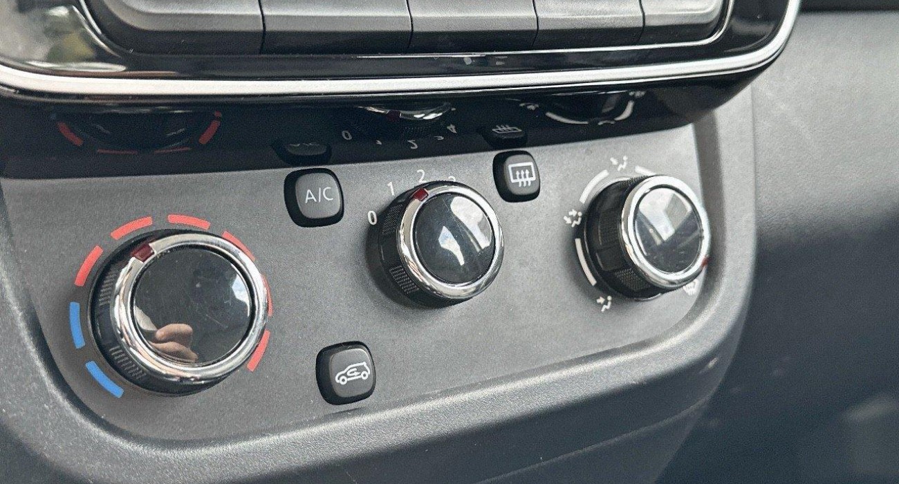 Dacia SPRING Expression 7