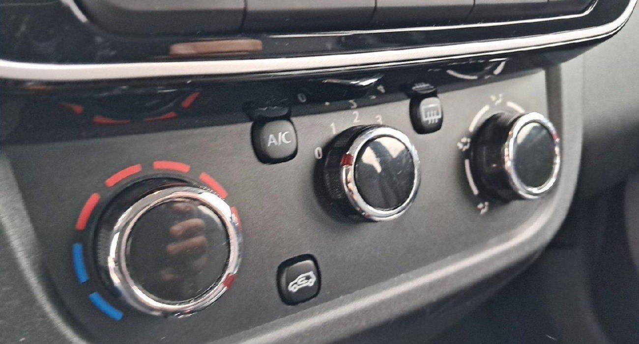 Dacia SPRING Expression 7