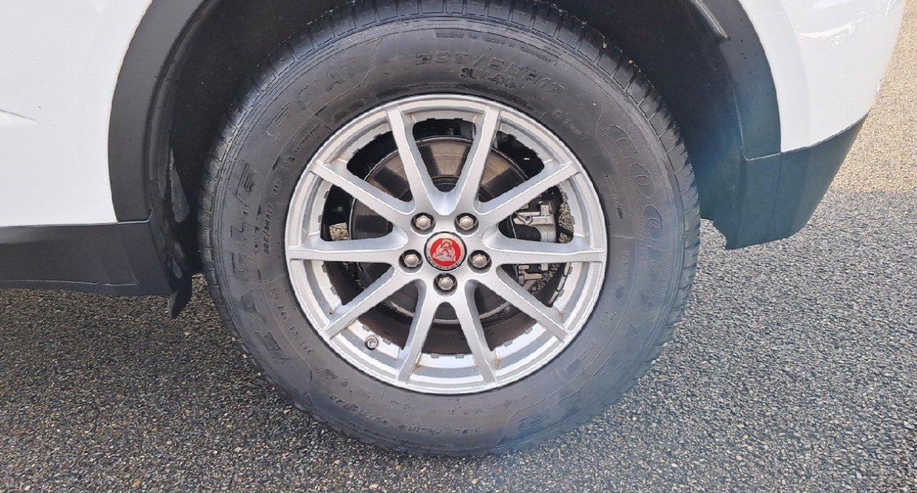 Jaguar E-PACE 2.0 D - 150 ch AWD BVA Business 13