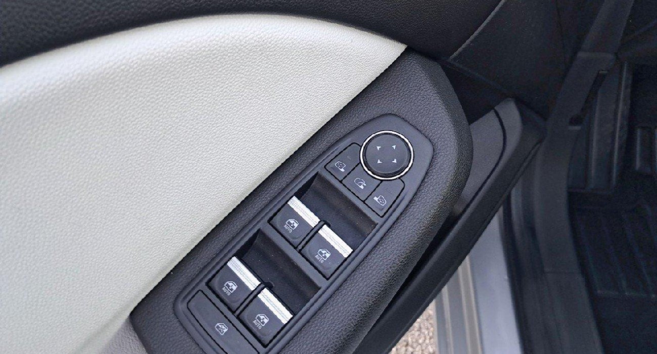 Renault CLIO Clio E-Tech 140 Intens 9