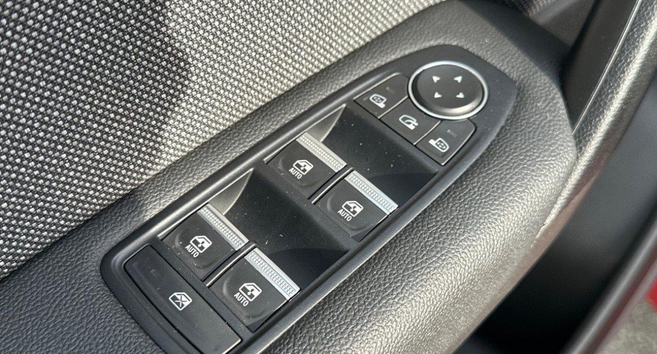 Renault CAPTUR E-Tech full hybrid 145 ch Techno 9