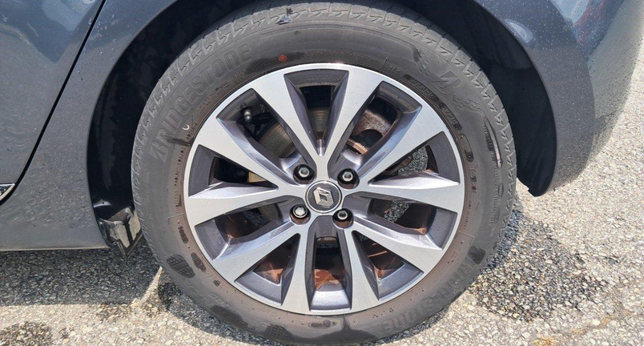 Renault CLIO Clio E-Tech 140 Intens 13