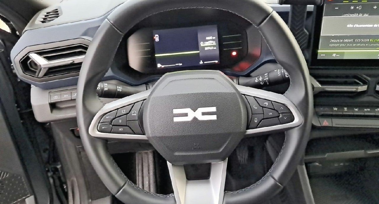 Dacia DUSTER Mild Hybrid 130 Journey 6