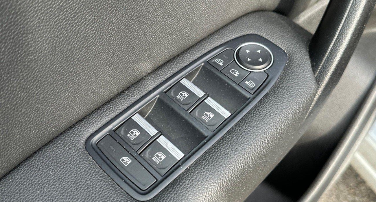 Renault CAPTUR TCe 100 GPL - 21 Intens 9