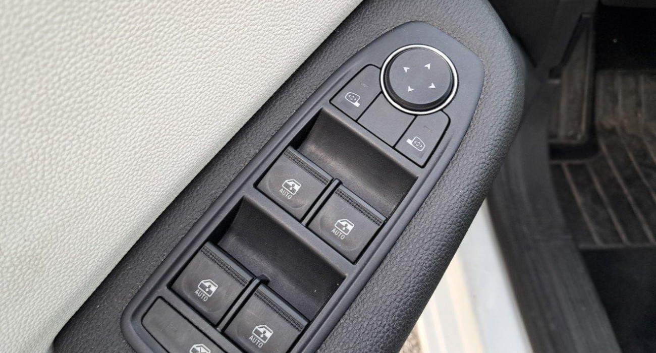 Renault CLIO Clio TCe 90 Techno 9