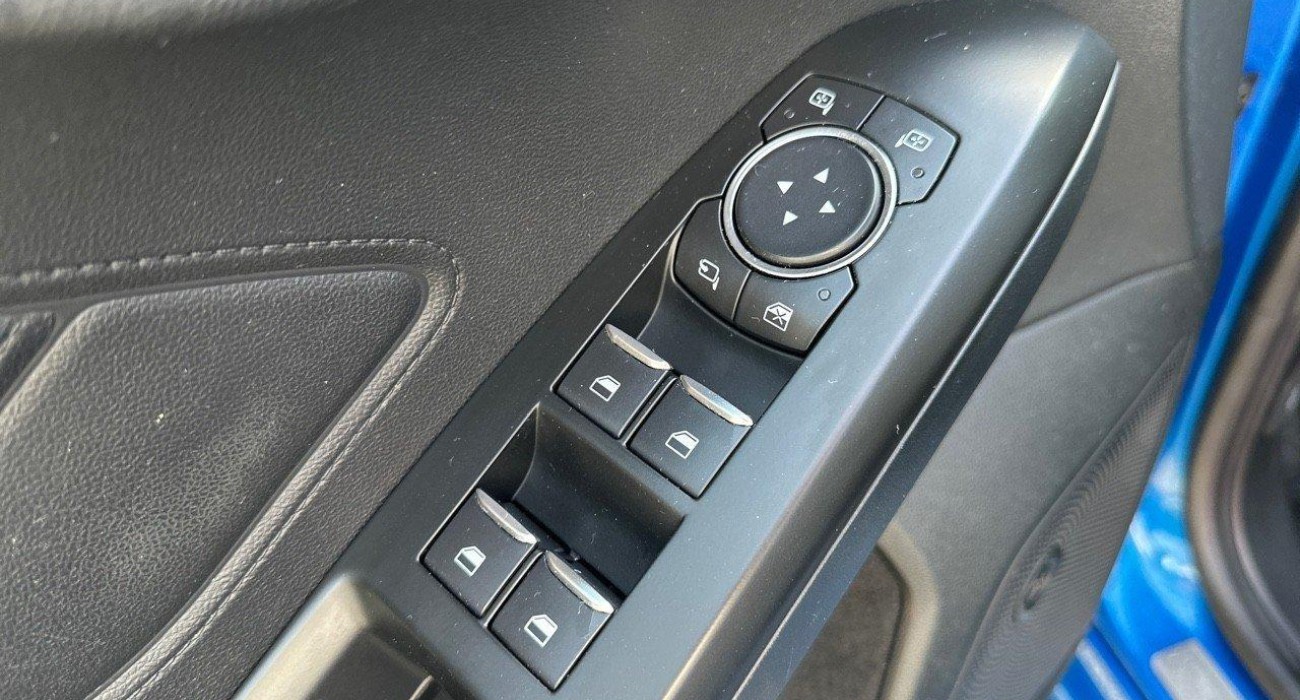 Ford FOCUS 1.0 EcoBoost 125 S&S ST Line 9