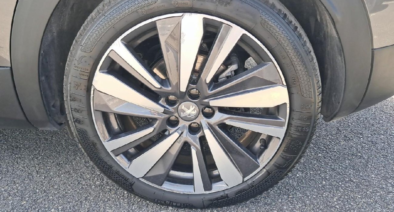 Peugeot 3008 Hybrid4 300 e-EAT8 GT 7