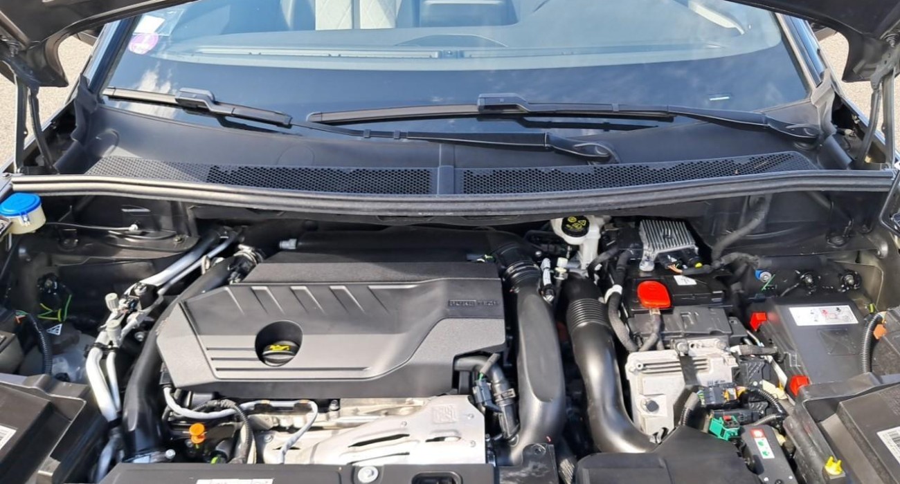 Peugeot 3008 Hybrid4 300 e-EAT8 GT 8