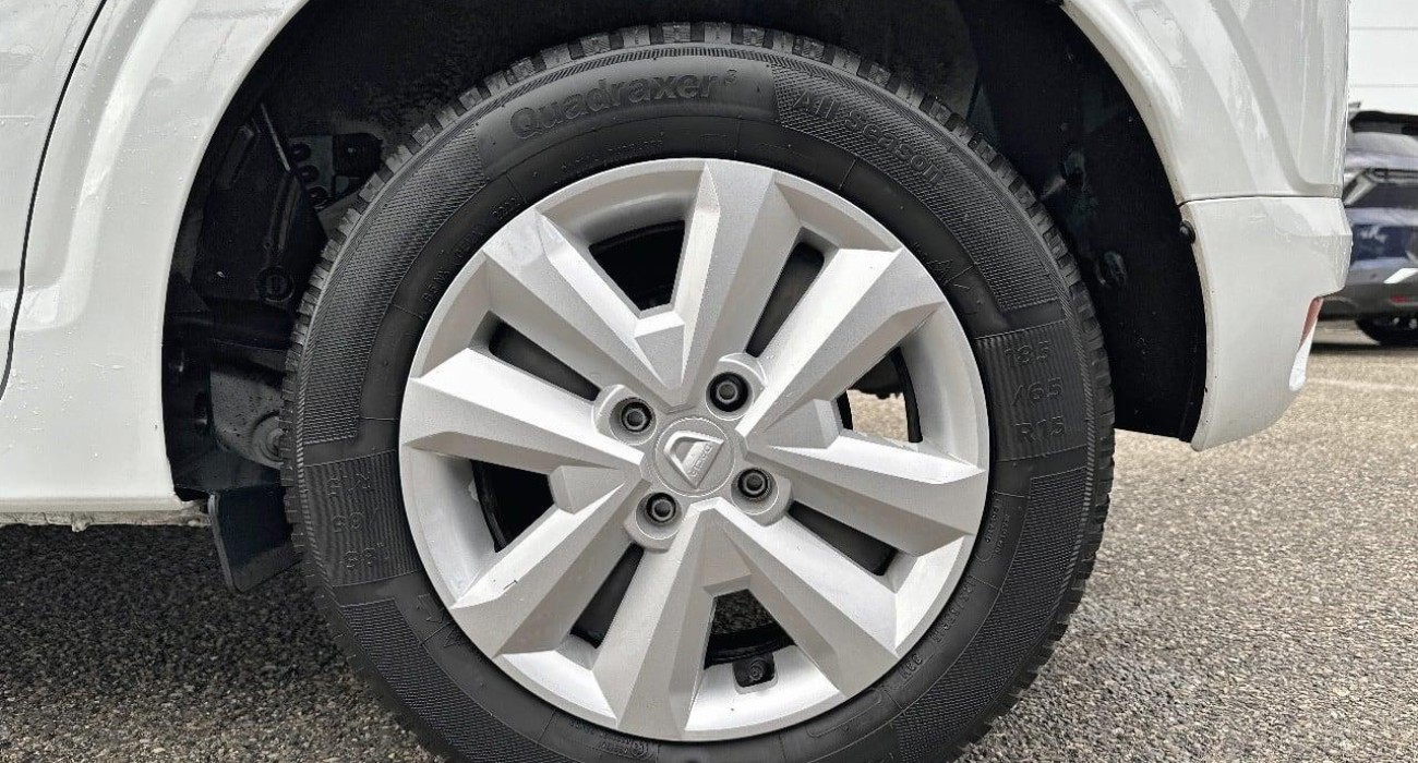 Dacia SANDERO TCe 90 - 22B Confort 13