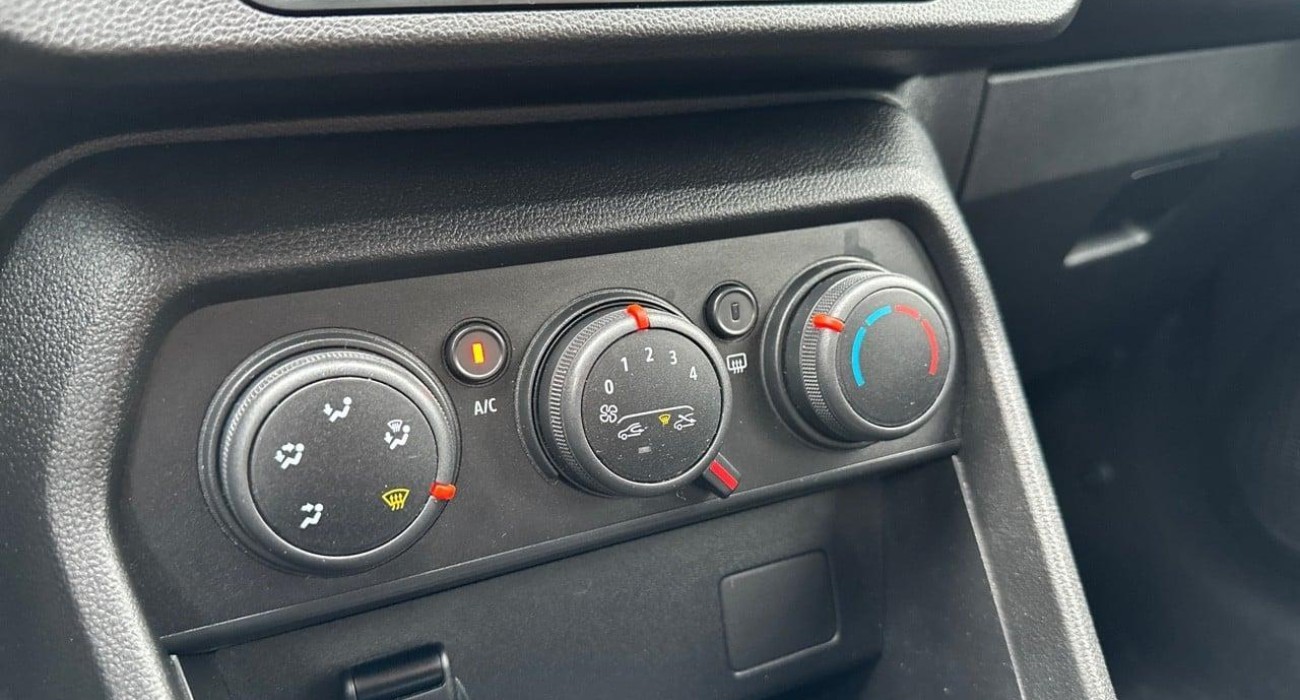 Dacia SANDERO TCe 90 - 22B Confort 7