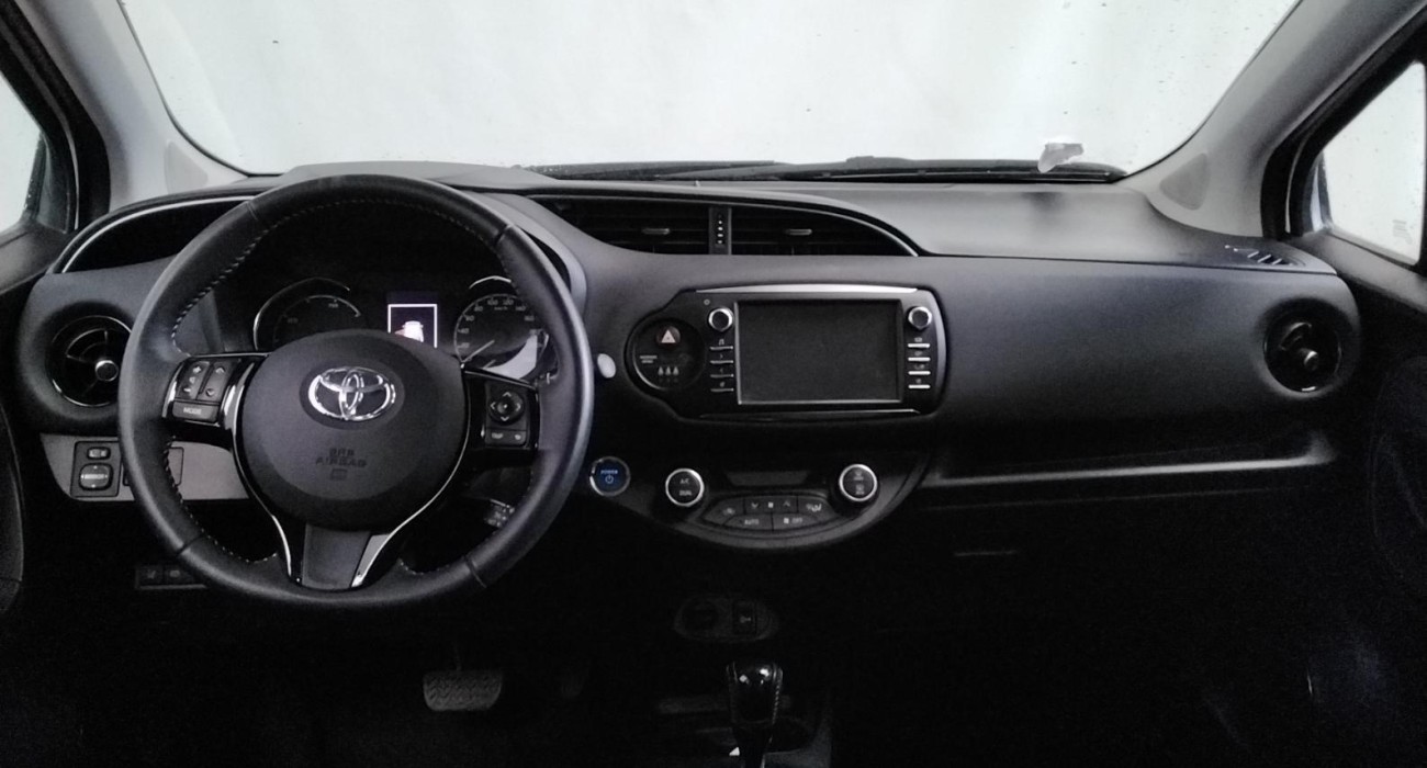 Toyota YARIS Yaris Hybride 100h Dynamic 15