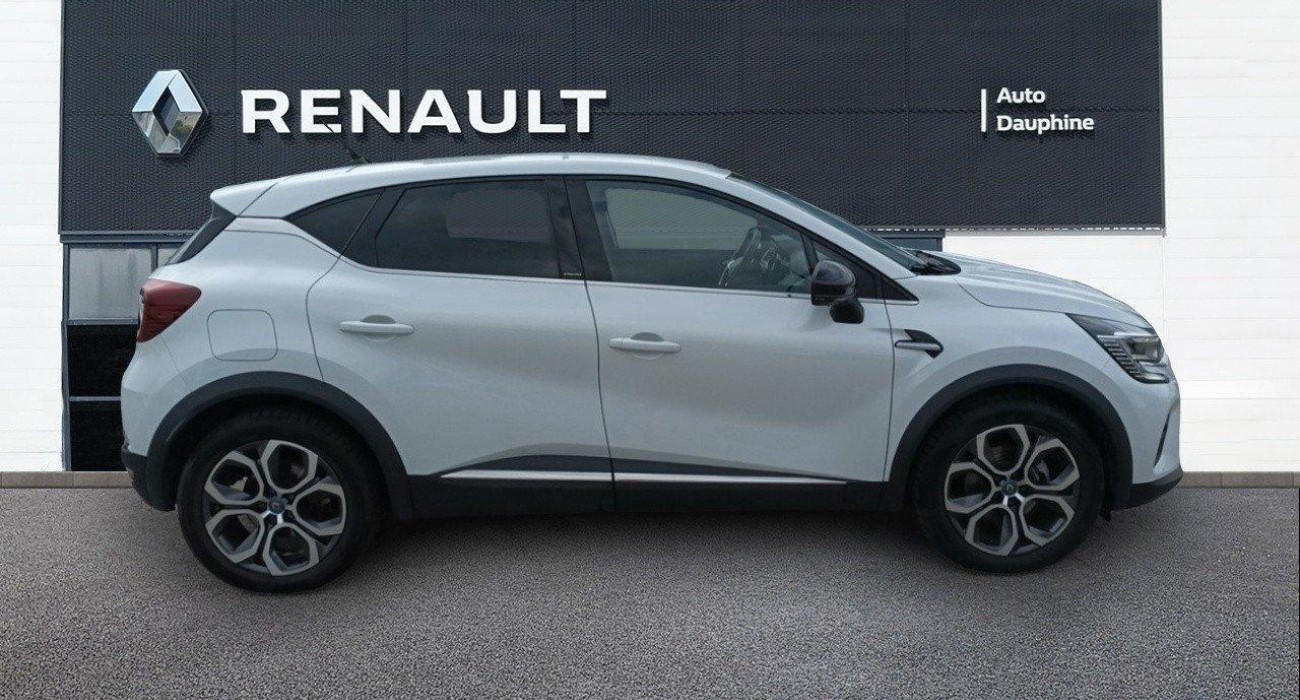 Renault CAPTUR E-Tech Plug-in 160 Intens 2