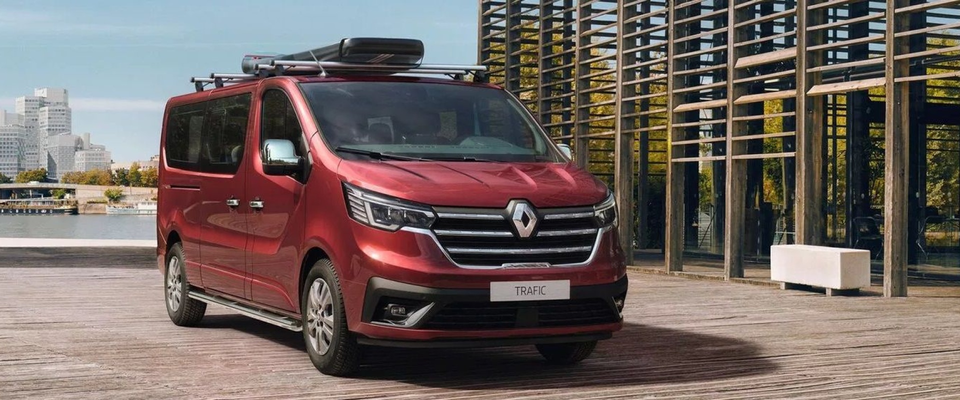 Voiture neuve Renault TRAFIC COMBI dans vos concessions Auto Dauphiné