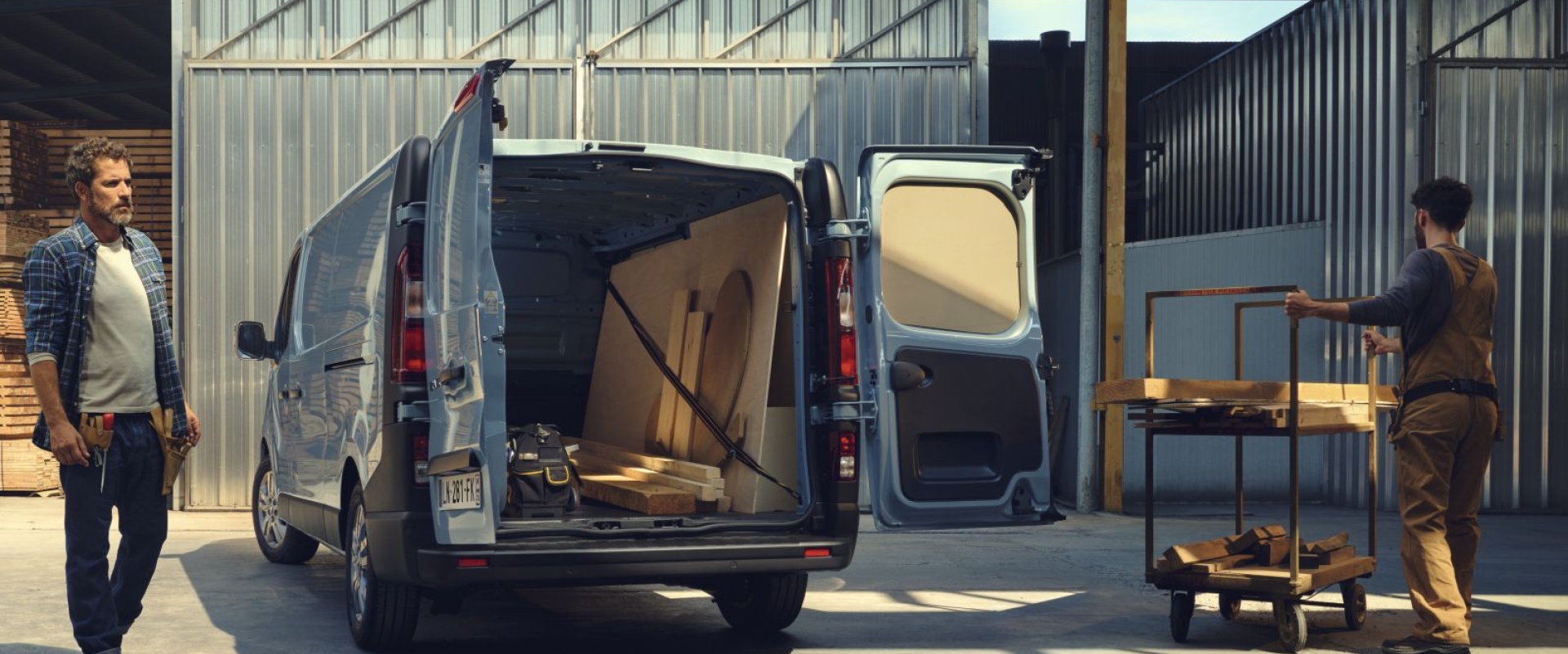 Voiture neuve Renault NOUVEAU TRAFIC VAN dans vos concessions Auto Dauphiné