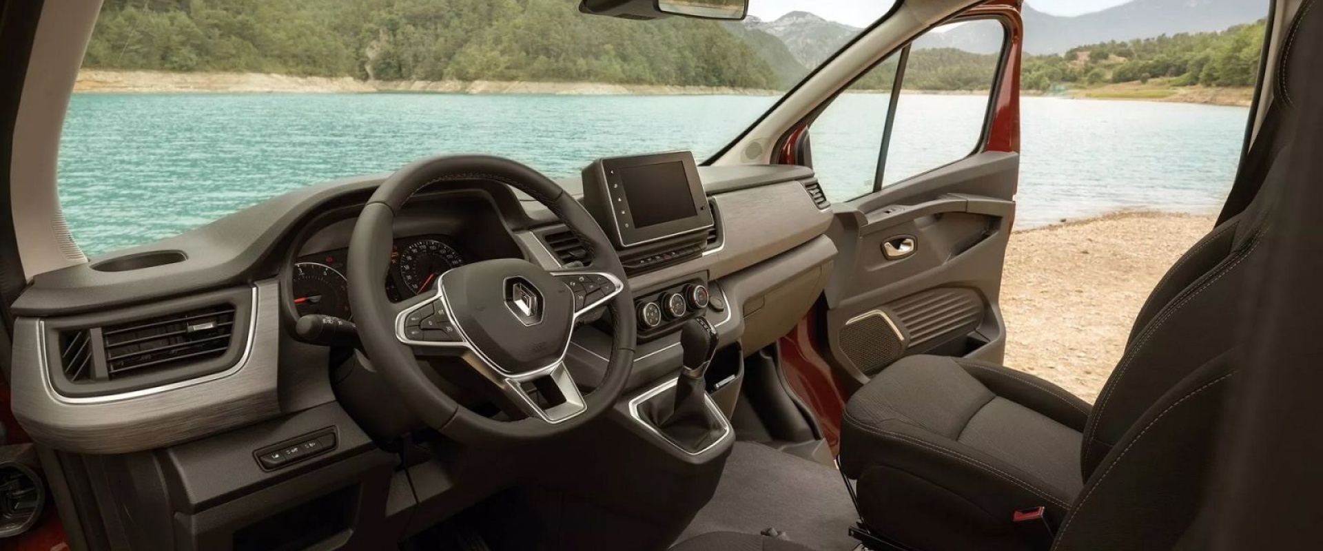 Voiture neuve Renault TRAFIC SPACENOMAD dans vos concessions Auto Dauphiné